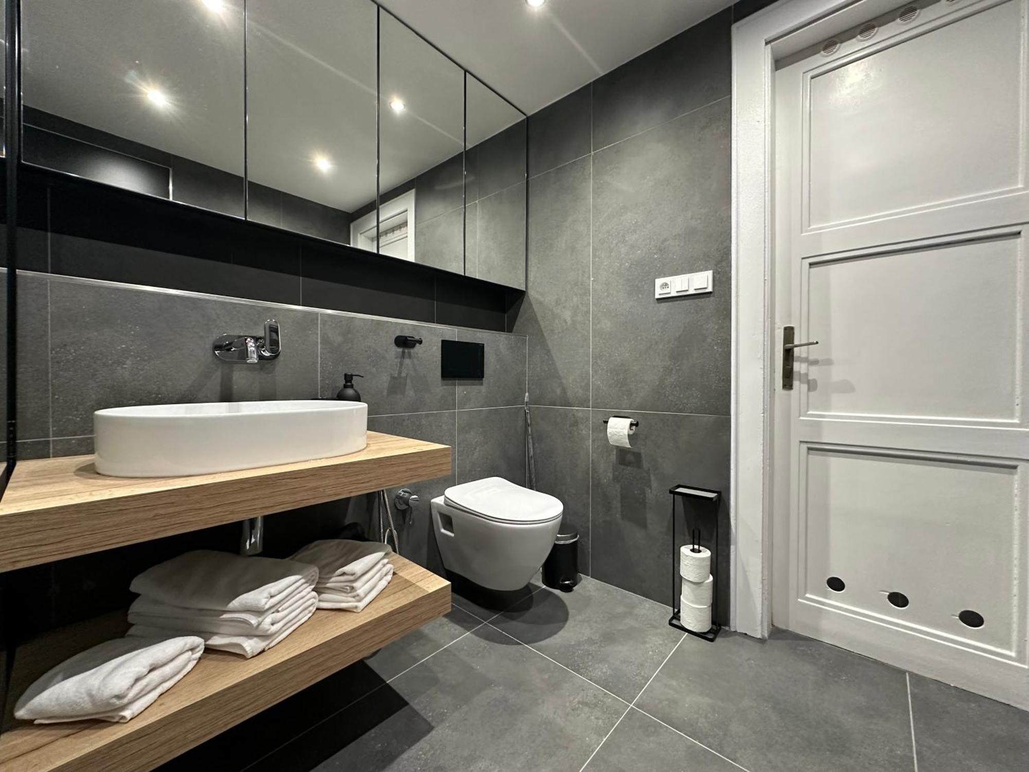 Botanique Rooms With Sauna By Homester Brno Bagian luar foto